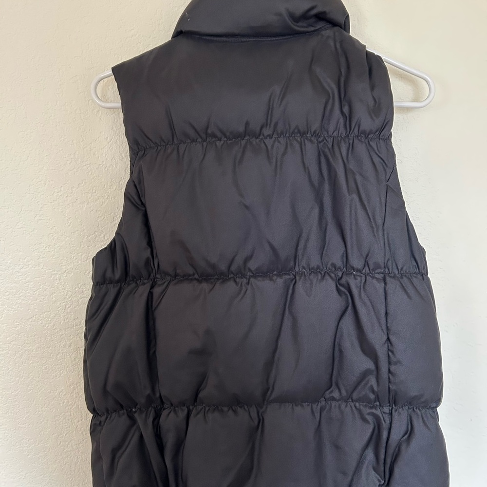 GAP Women's Black Puffer Vest - Picture 2 of 4